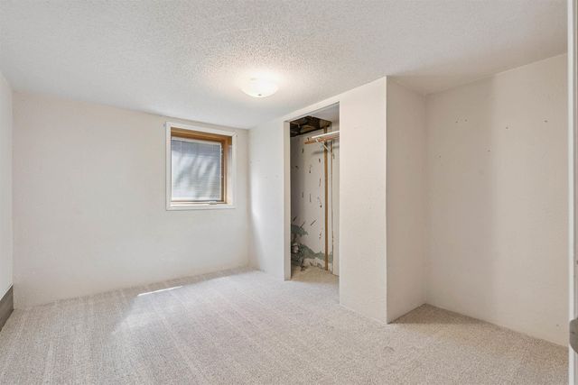 1269 Scott Avenue, Waterloo, IA 50701