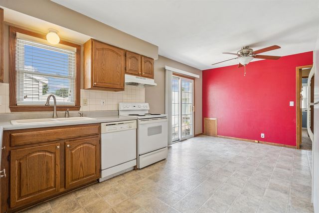 1269 Scott Avenue, Waterloo, IA 50701