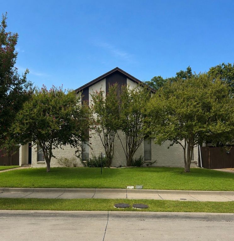 13511 Red Fern Lane, Dallas, TX 75240