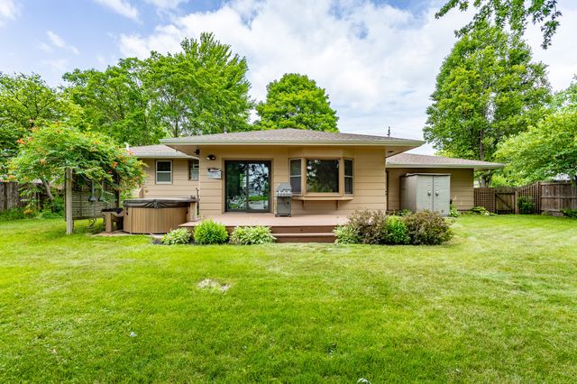 900 1st Street, Waukee, IA 50263