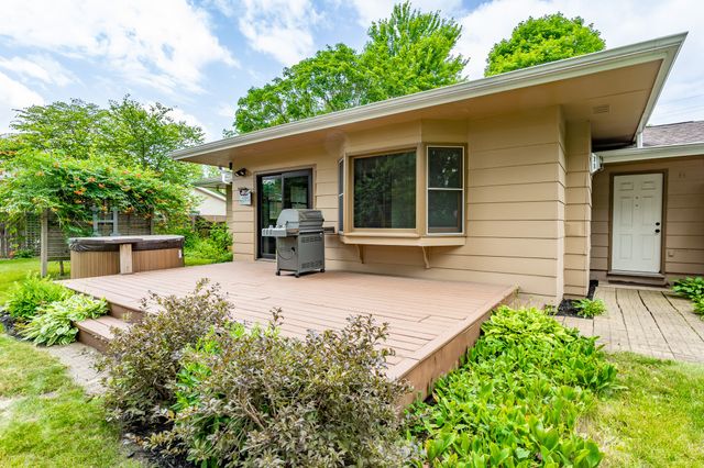 900 1st Street, Waukee, IA 50263