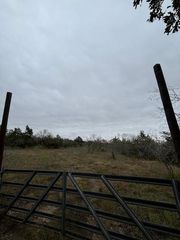 701 Patterson RD, Flatonia, TX 78941