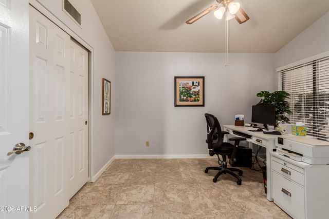 2348 W COMSTOCK Drive, Chandler, AZ 85224