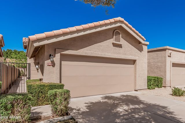 2348 W COMSTOCK Drive, Chandler, AZ 85224