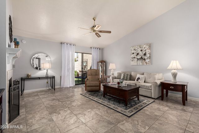 2348 W COMSTOCK Drive, Chandler, AZ 85224