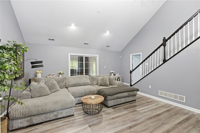 3432 Woodwind Dr, Jefferson Hills, PA 15025