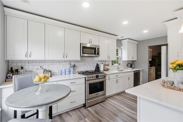 3432 Woodwind Dr, Jefferson Hills, PA 15025