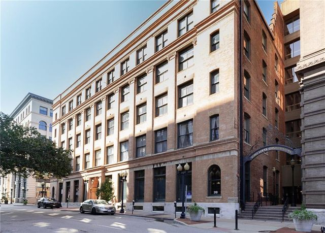 308 W 8TH Street 513, Kansas City, MO 64105