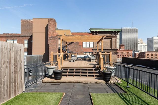 308 W 8TH Street 513, Kansas City, MO 64105