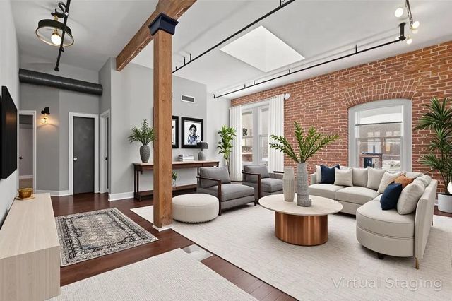 308 W 8TH Street 513, Kansas City, MO 64105