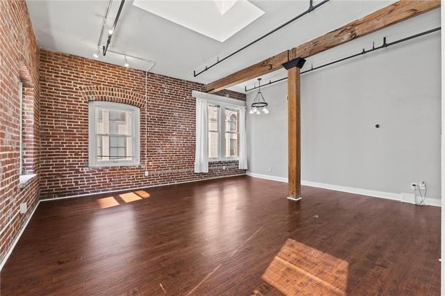 308 W 8TH Street 513, Kansas City, MO 64105