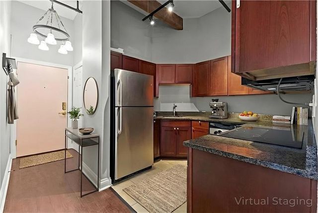 308 W 8TH Street 513, Kansas City, MO 64105