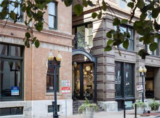 308 W 8TH Street 513, Kansas City, MO 64105