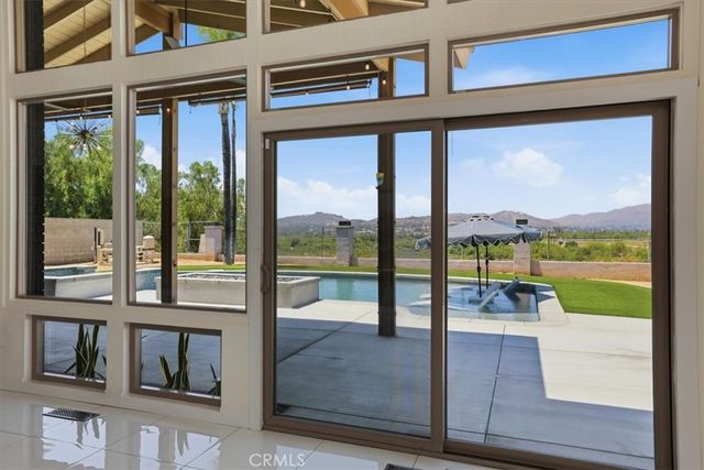 5813 Old Ranch, Riverside, CA 92504