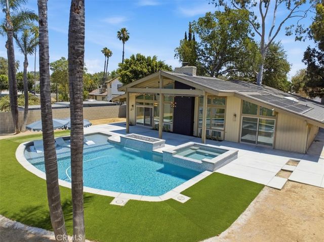5813 Old Ranch, Riverside, CA 92504