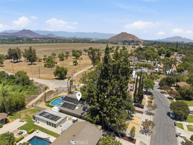 5813 Old Ranch, Riverside, CA 92504