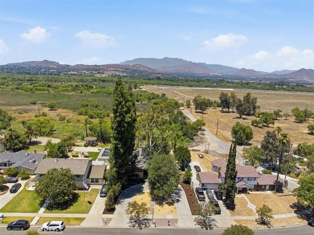 5813 Old Ranch, Riverside, CA 92504