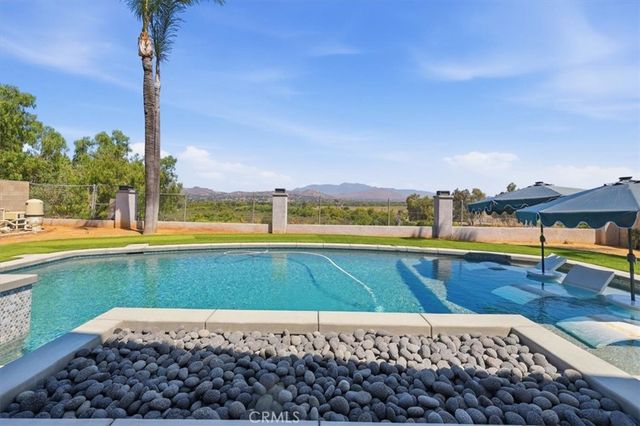 5813 Old Ranch, Riverside, CA 92504