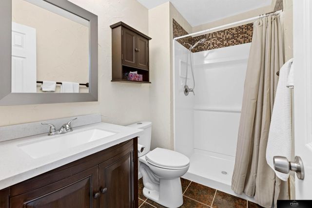 6604 N 116 Circle, Omaha, NE 68164
