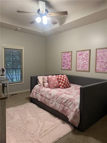 9001 N Norton Avenue, Kansas City, MO 64156