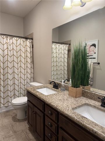 9001 N Norton Avenue, Kansas City, MO 64156