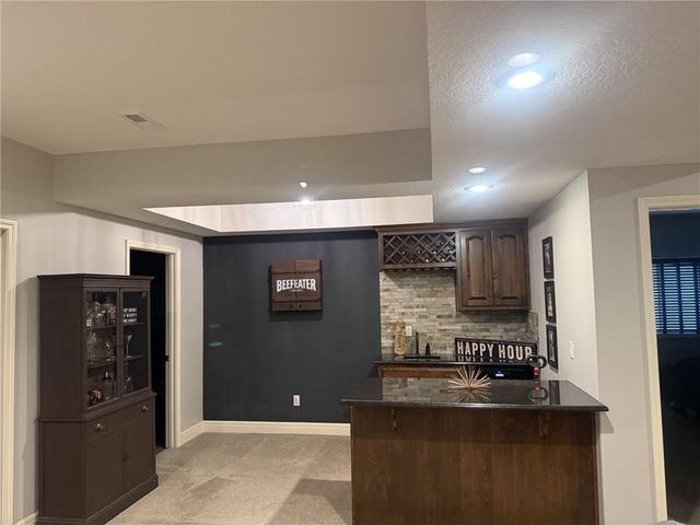 9001 N Norton Avenue, Kansas City, MO 64156