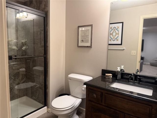 9001 N Norton Avenue, Kansas City, MO 64156
