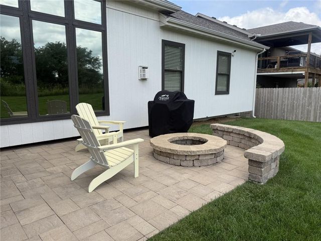 9001 N Norton Avenue, Kansas City, MO 64156