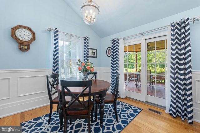 13 BEDFORD LN, Newtown, PA 18940