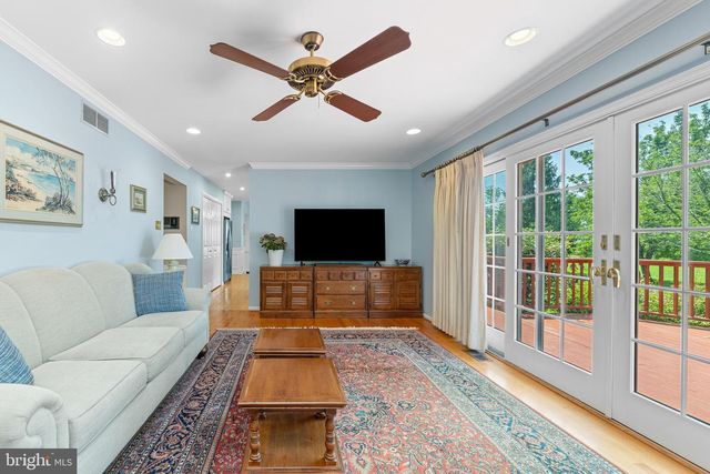 13 BEDFORD LN, Newtown, PA 18940
