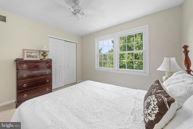 13 BEDFORD LN, Newtown, PA 18940