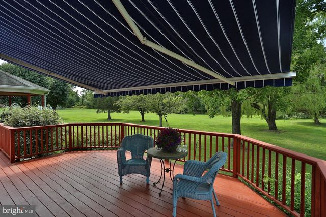 13 BEDFORD LN, Newtown, PA 18940