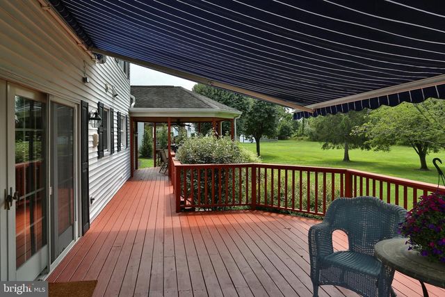 13 BEDFORD LN, Newtown, PA 18940