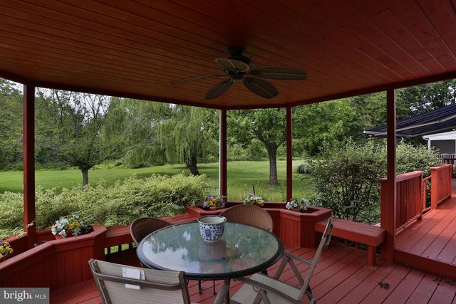 13 BEDFORD LN, Newtown, PA 18940