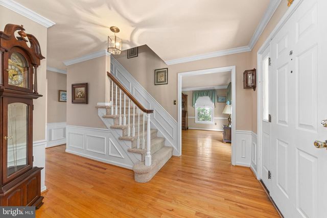 13 BEDFORD LN, Newtown, PA 18940