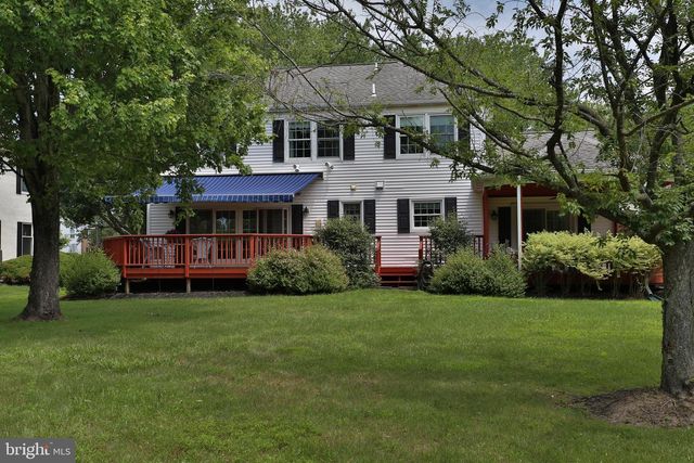 13 BEDFORD LN, Newtown, PA 18940