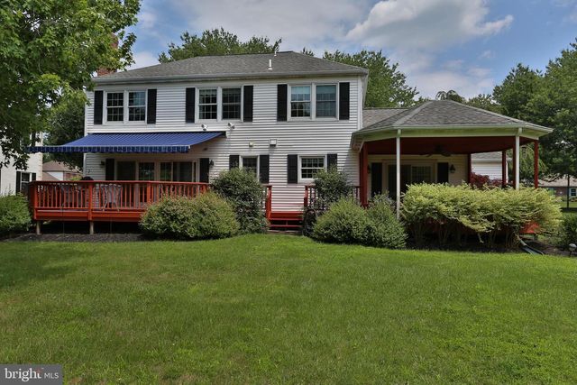 13 BEDFORD LN, Newtown, PA 18940