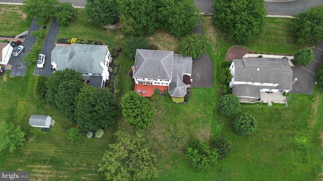 13 BEDFORD LN, Newtown, PA 18940