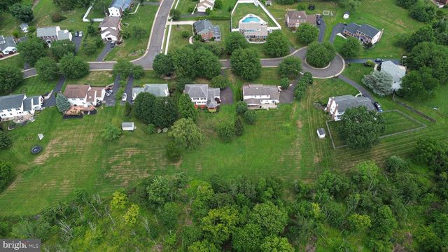 13 BEDFORD LN, Newtown, PA 18940