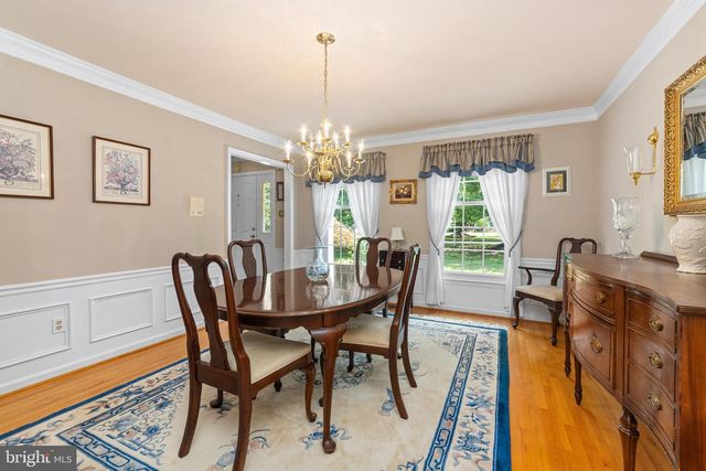 13 BEDFORD LN, Newtown, PA 18940