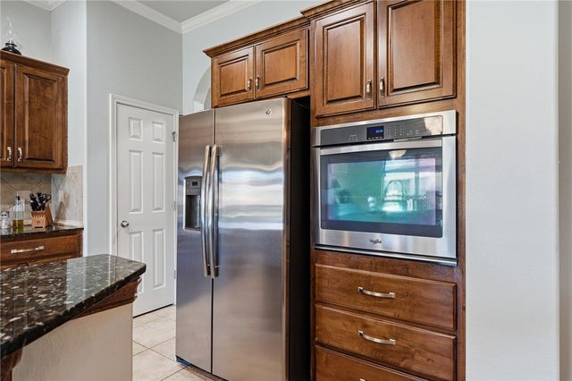 537 Pinehurst, Portland, TX 78374