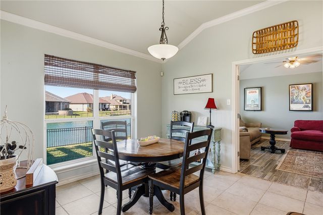 537 Pinehurst, Portland, TX 78374