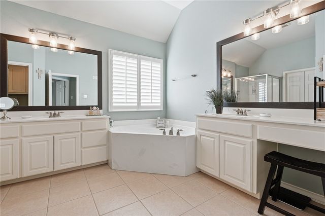 537 Pinehurst, Portland, TX 78374