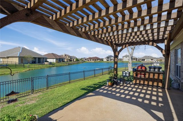 537 Pinehurst, Portland, TX 78374