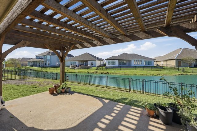 537 Pinehurst, Portland, TX 78374