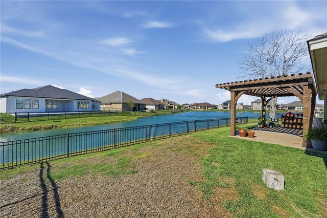 537 Pinehurst, Portland, TX 78374