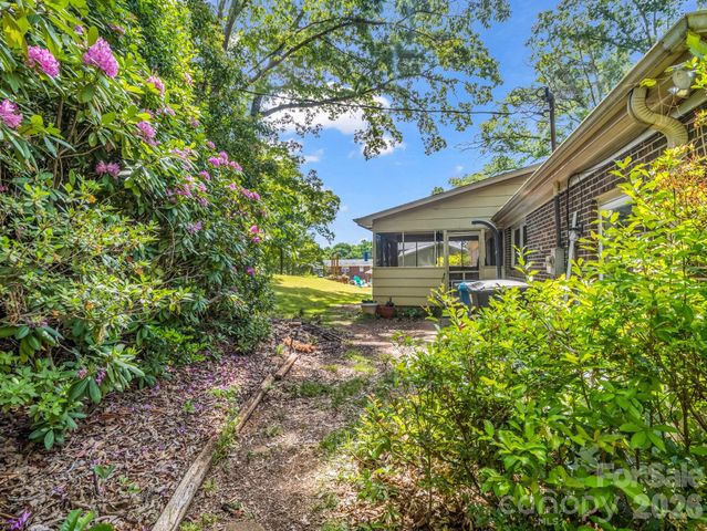 244 Windover Drive, Forest City, NC 28043