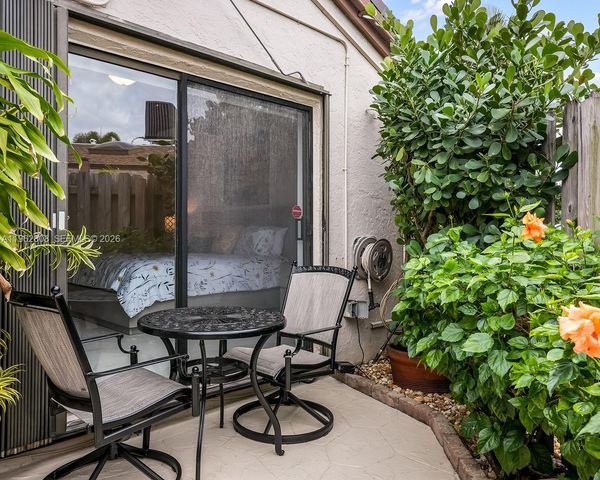 413 Leslie Dr, Hallandale Beach, FL 33009