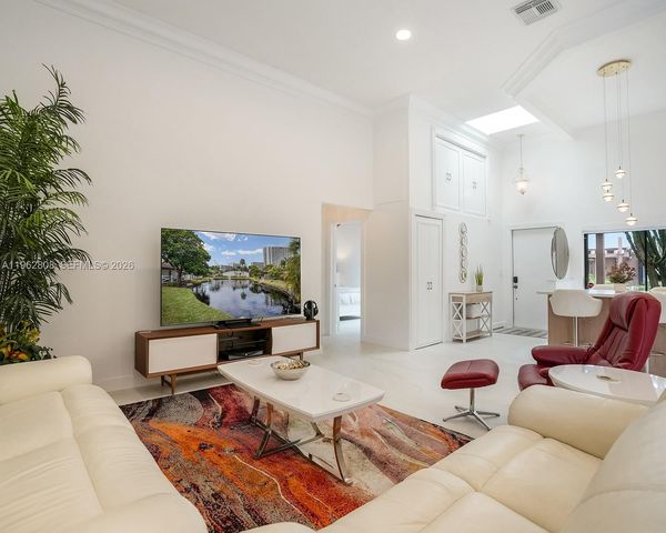 413 Leslie Dr, Hallandale Beach, FL 33009