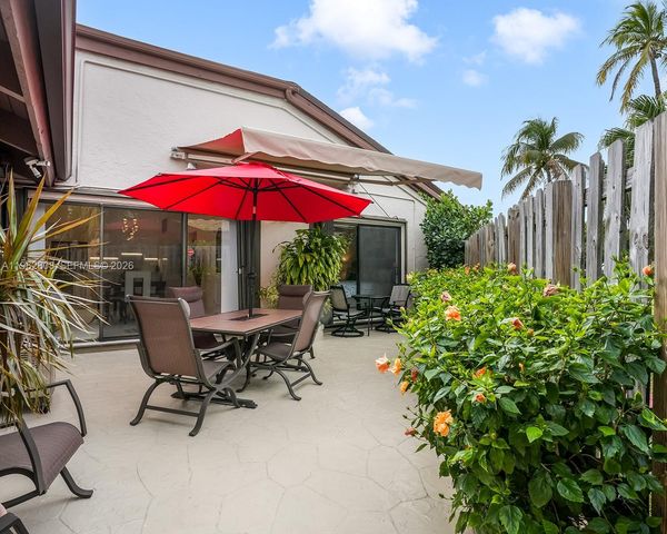 413 Leslie Dr, Hallandale Beach, FL 33009